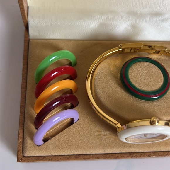 GUCCI Women’s Gold Bangle Watch with Interchangeable Bezels Original Box - Picture 3 of 10